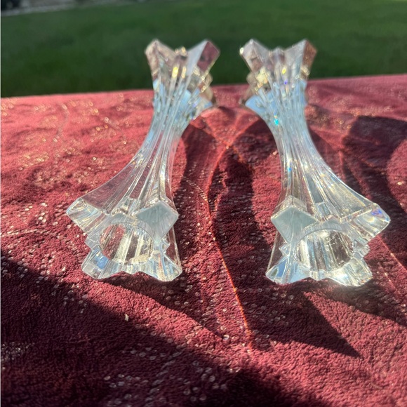 Pair of Mikasa clear crystal candle holders. Add a sparkle to any room. - Picture 4 of 10